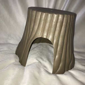 Plastic rodent tree house